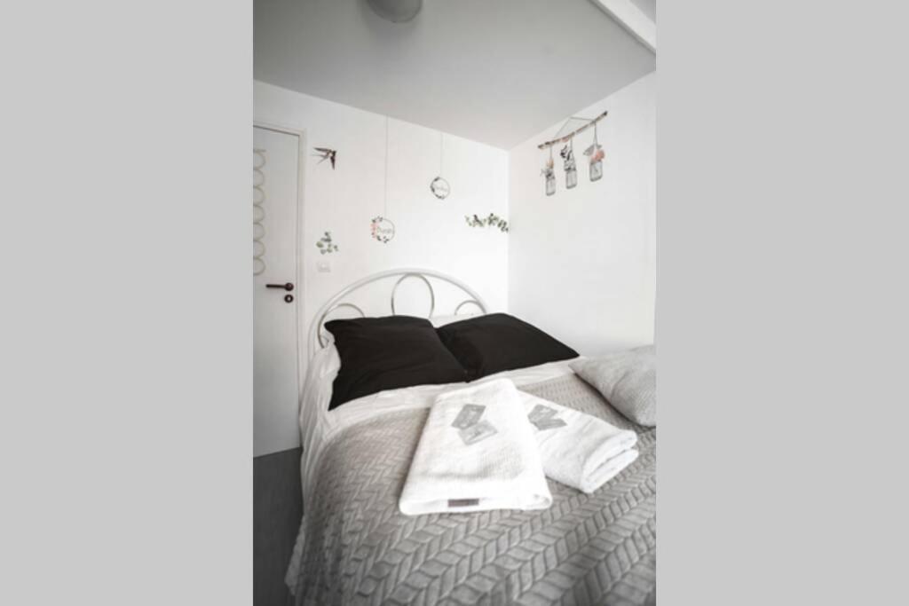 Cherokee Apartment Dinan Luaran gambar